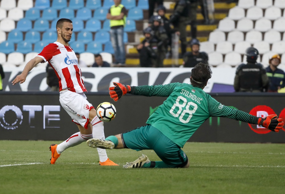 Aleksandar Pešić postiže gol na večitom derbiju (©Star sport)
